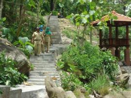 Pembangunan 3 Gazebo dan akses jalan Luweng sampang